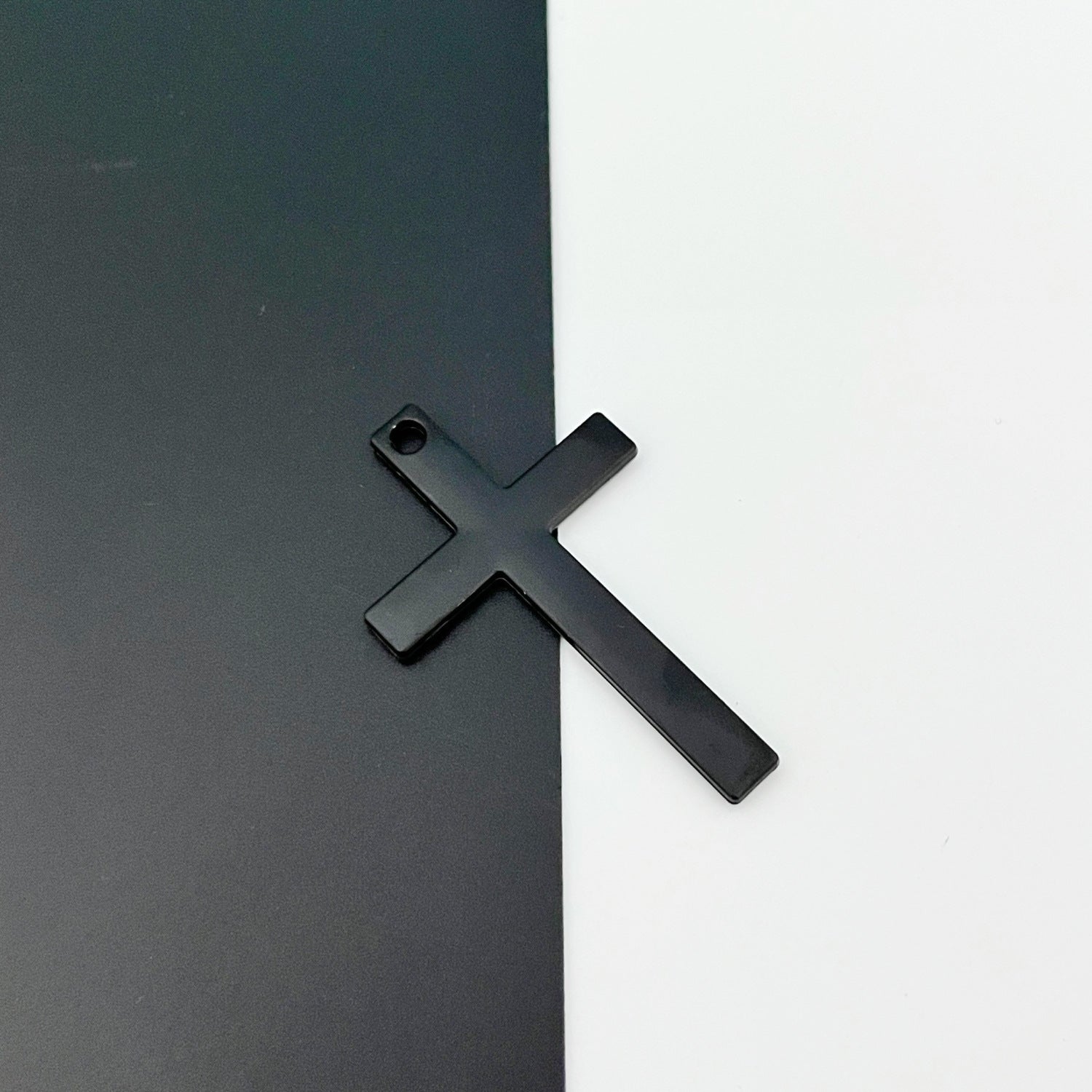 K Alloy Single-hole Cross Pendant Accessory