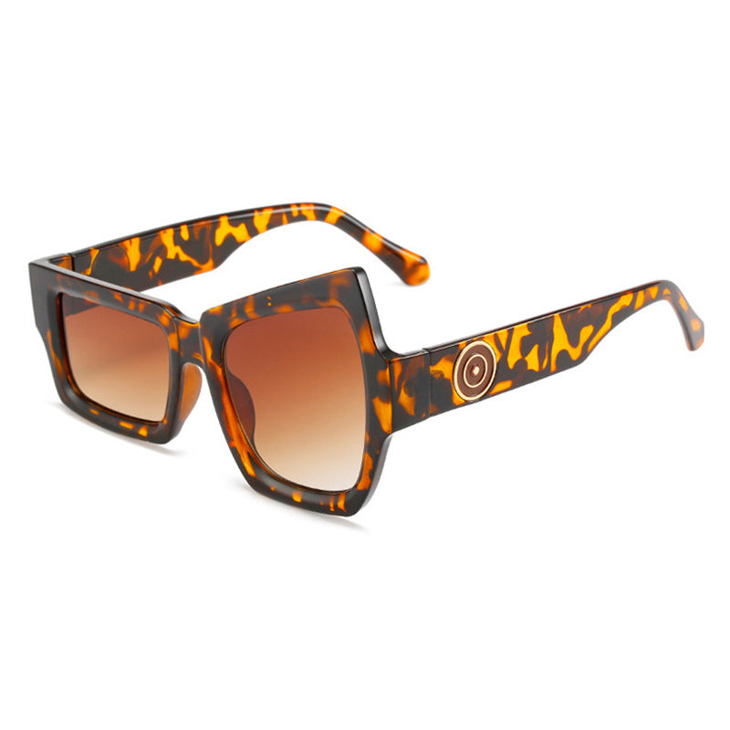 K Irregular Candy-colored Sunglasses On The Catwalk