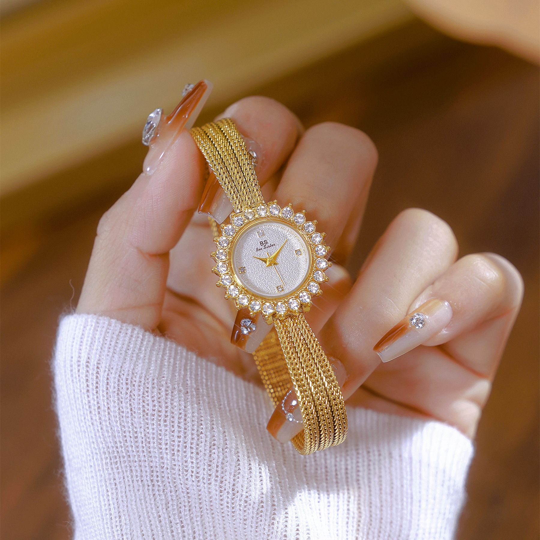 K Light-luxury Sun-patterned Gesang Flower Watch An Elegant Timepiece