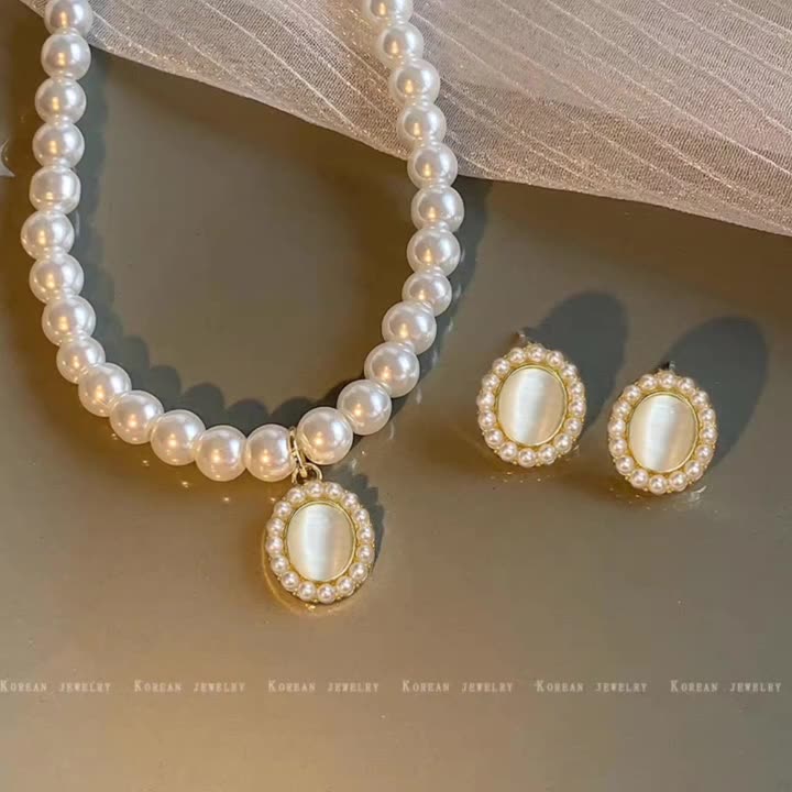 K French Retro Cat Eye Stone Pearl Necklace Earring Set