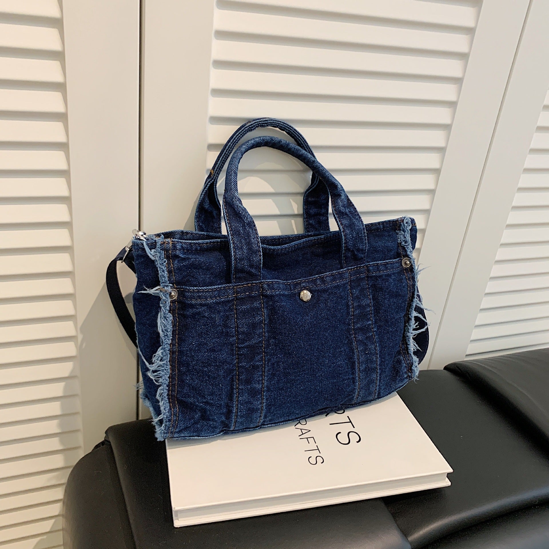 Laid-back High-Capacity Denim Tote Bag