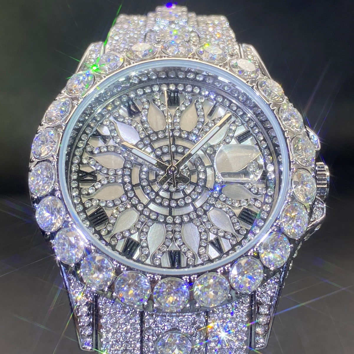 K Fully Diamond-encrusted, Ultra-glitzy Hip-hop Watch