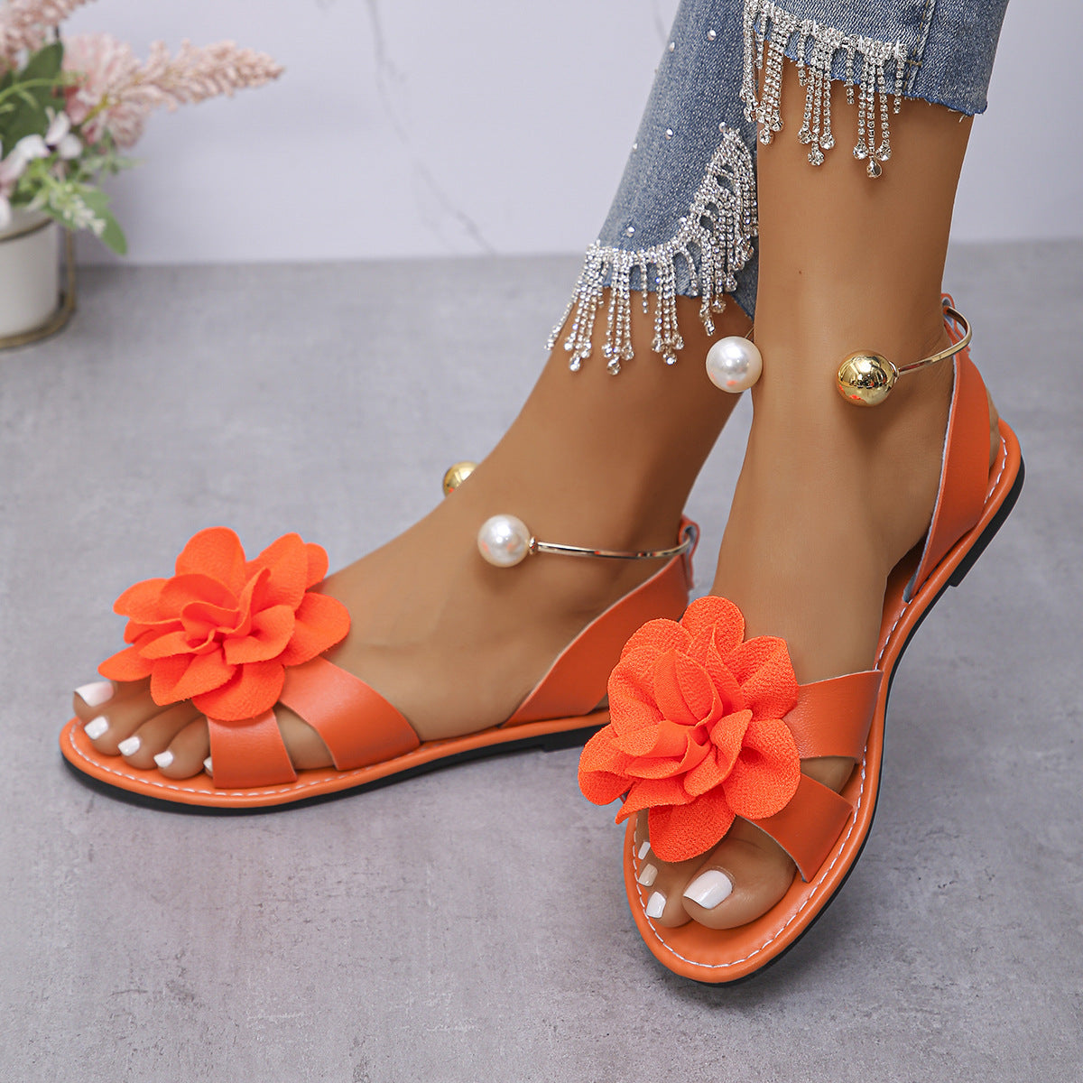 K Flat-sole Pearl Strap Sandals