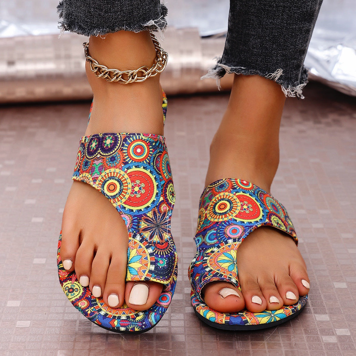 K Floral Flip-flops With A Flat Sole