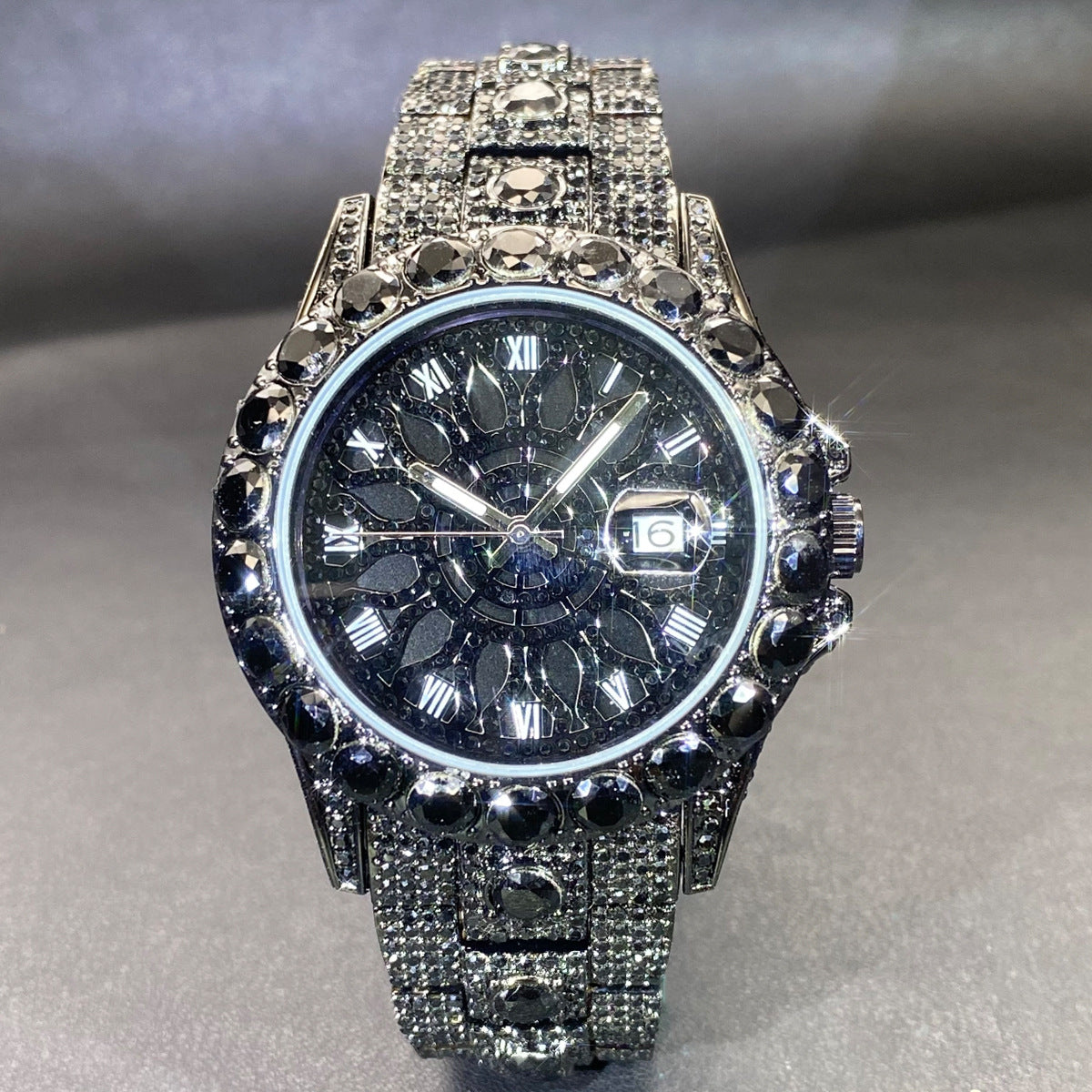 K Fully Diamond-encrusted, Ultra-glitzy Hip-hop Watch