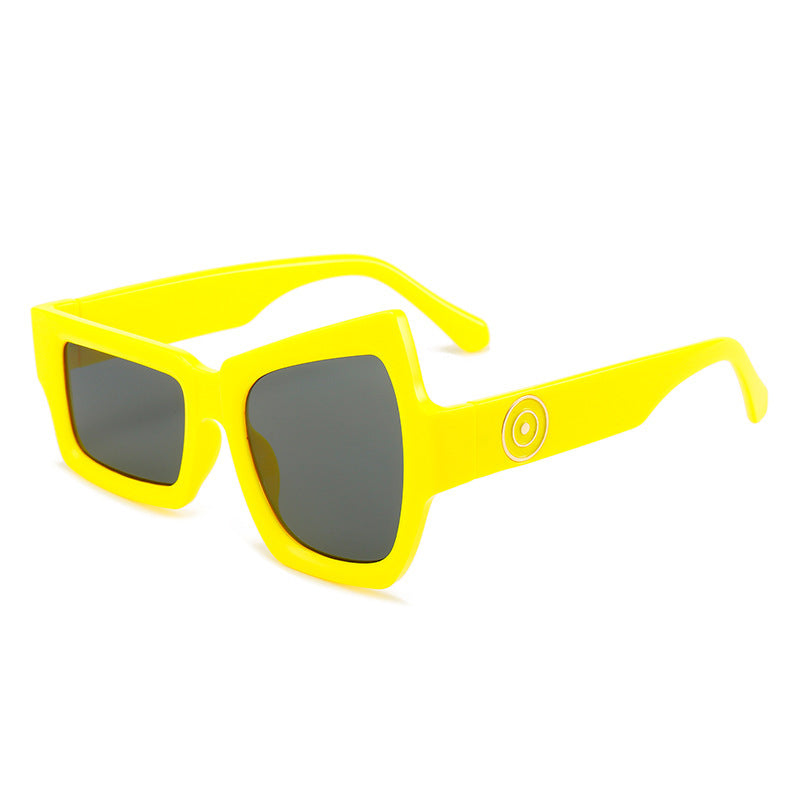 K Irregular Candy-colored Sunglasses On The Catwalk