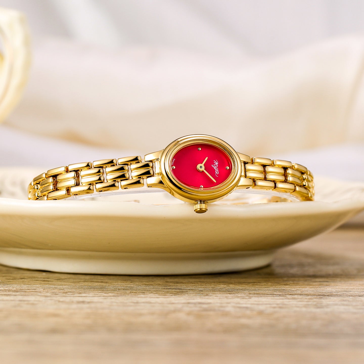 K Exquisite Oval Mini Women's Vintage Waterproof Quartz Watch