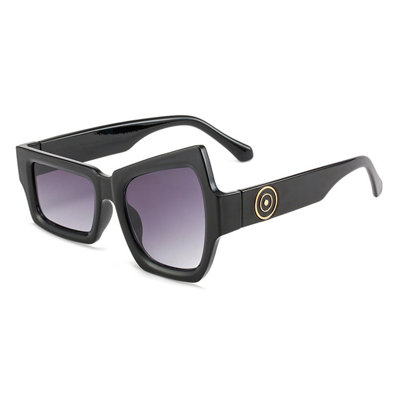 K Irregular Candy-colored Sunglasses On The Catwalk
