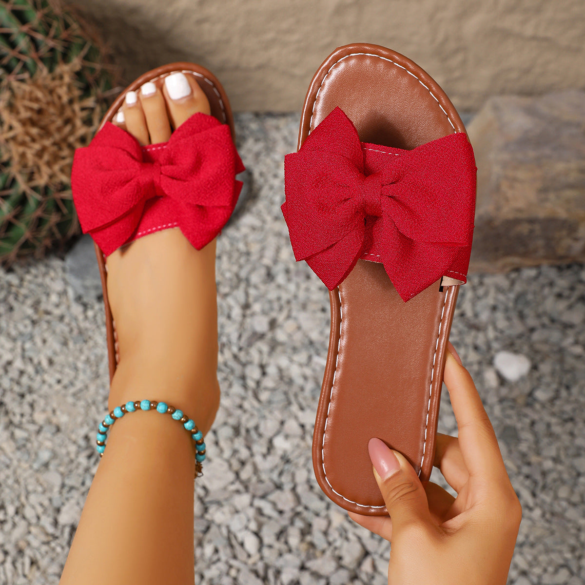 K Round-toe Slide With A Bow