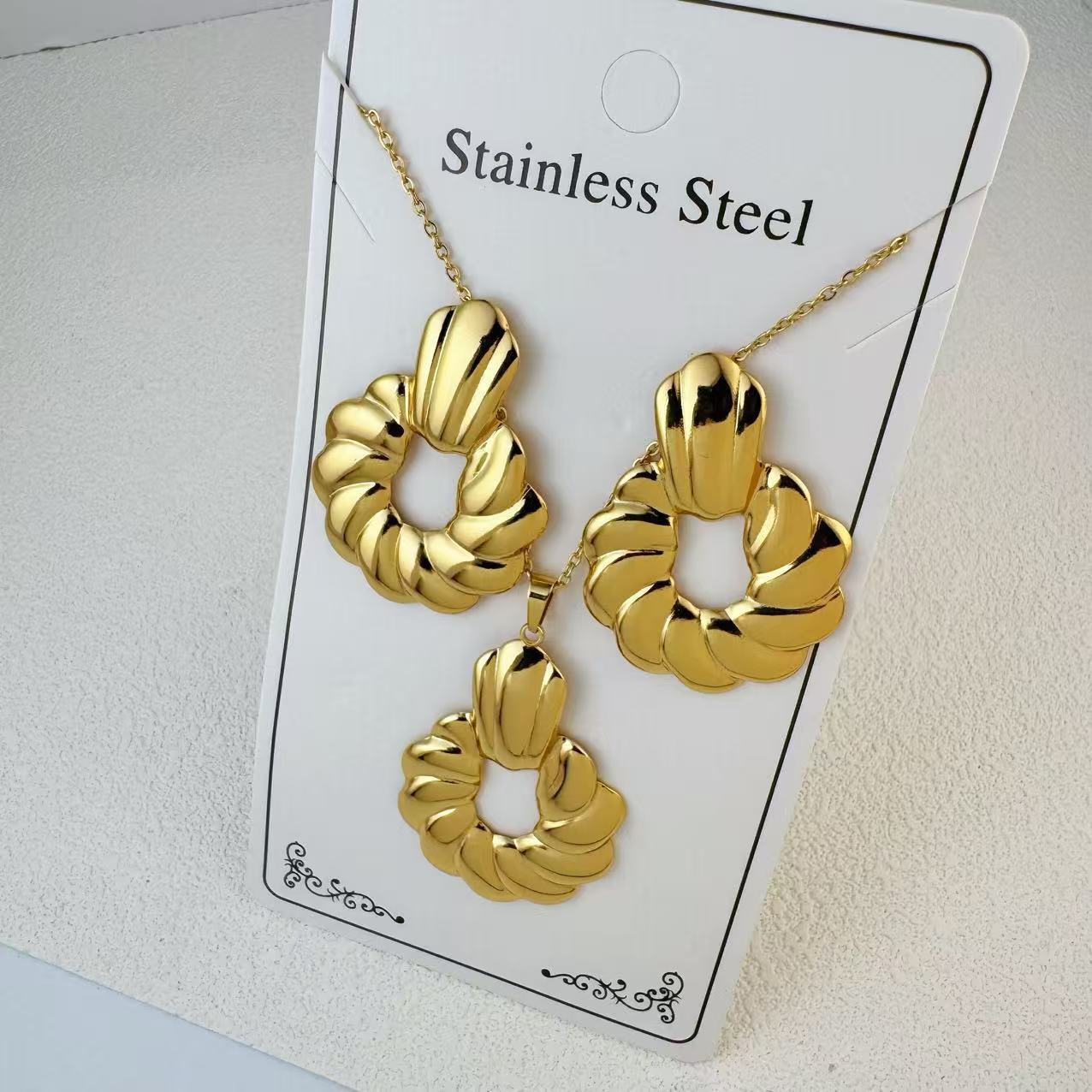 K New Stainless Steel Plated 18k Gold Necklace Earring Set
