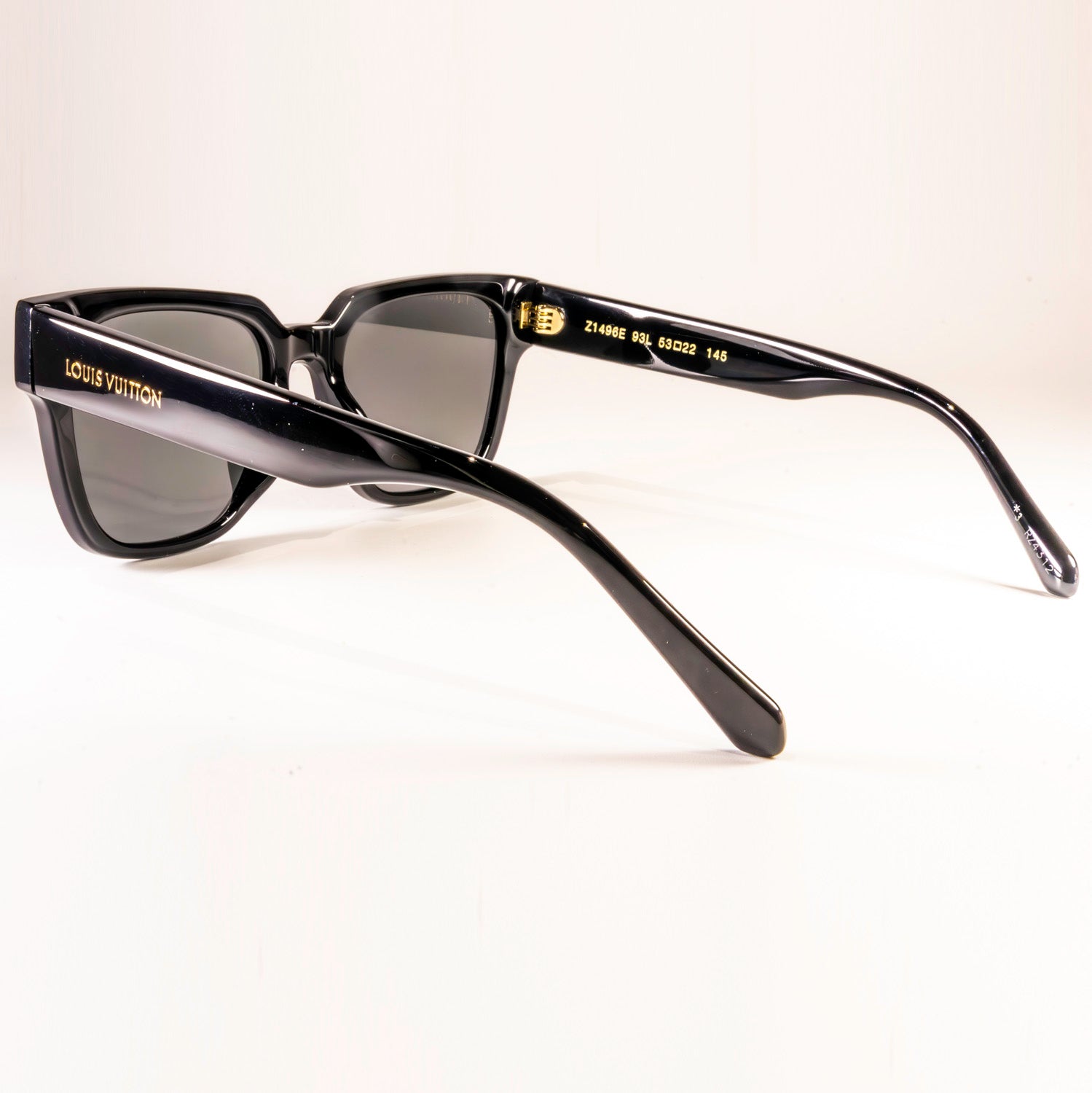 K LV Escape Square Z1496E Sunglasses