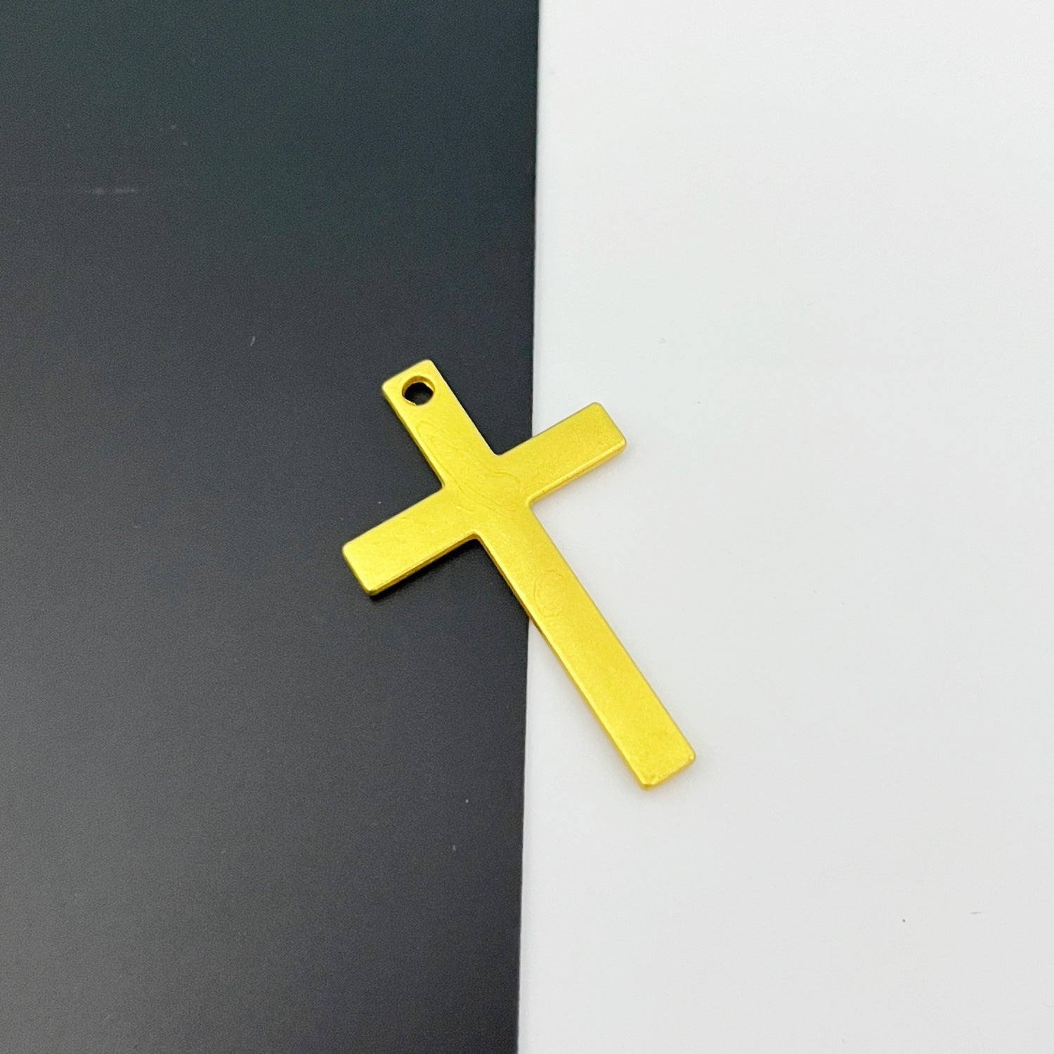 K Alloy Single-hole Cross Pendant Accessory