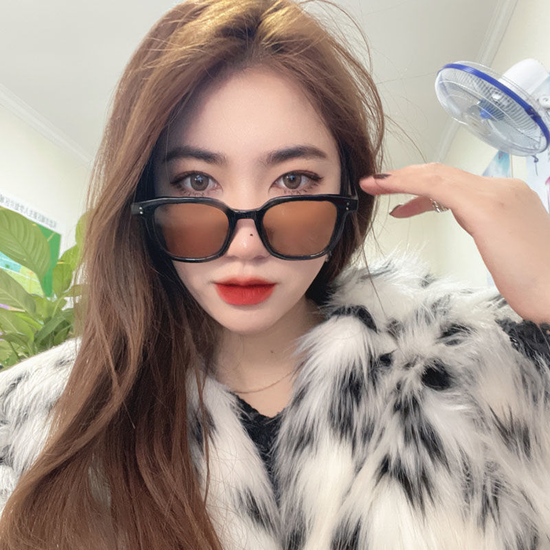K Plastic Fashionable All Matching Sunglasses