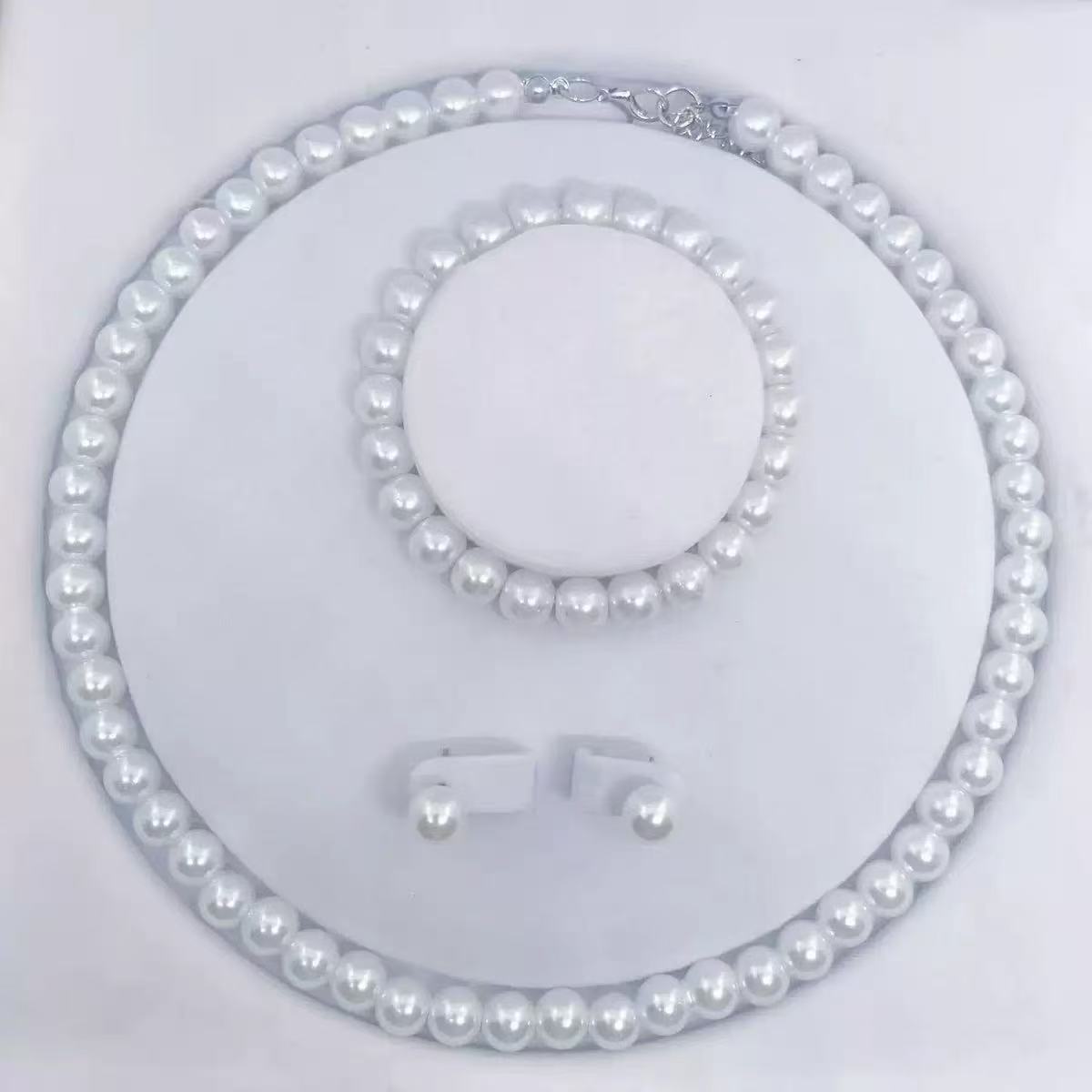 K Light-luxury Fashionable Three-piece Set Necklace Bracelet And Earrings