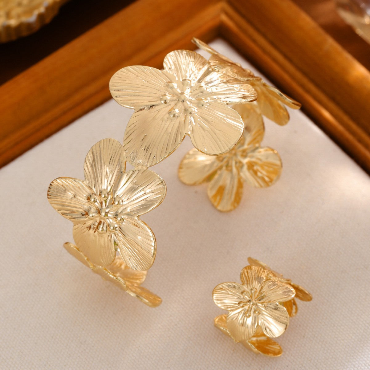 K Golden Flower Bracelet And Ring Set