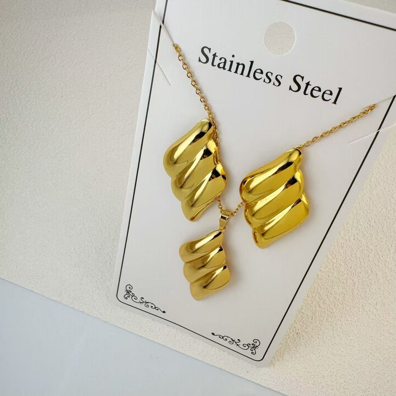 K New Stainless Steel Plated 18k Gold Necklace Earring Set
