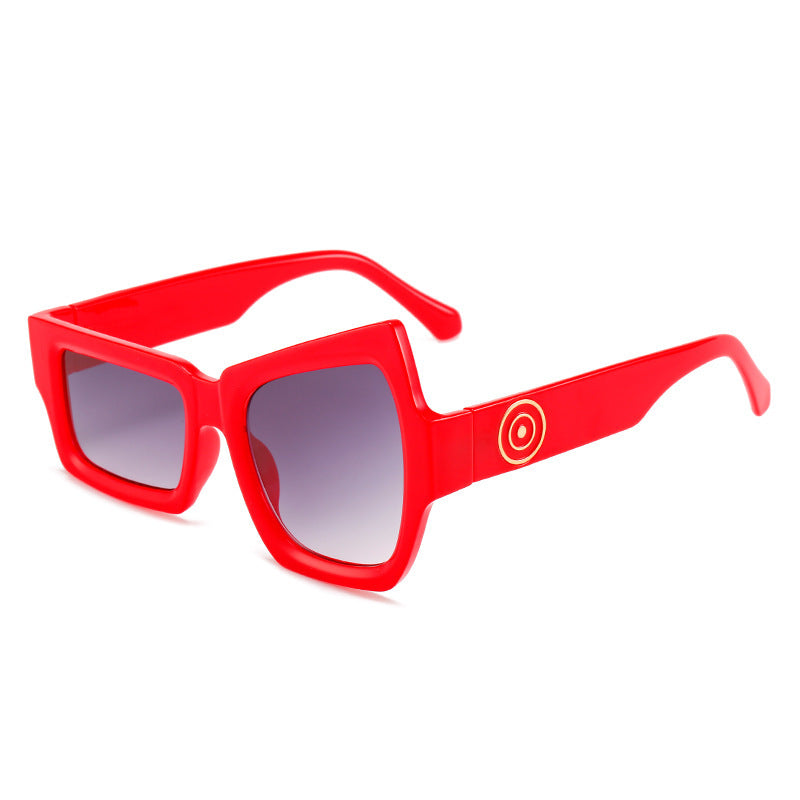 K Irregular Candy-colored Sunglasses On The Catwalk